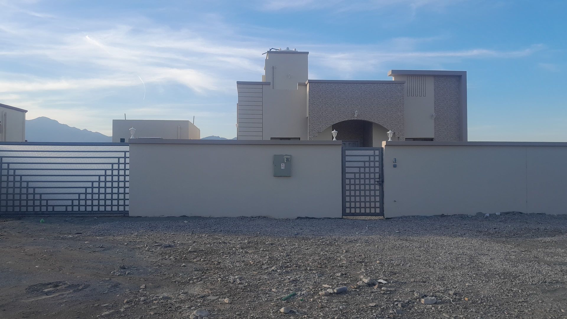 فيلا دور ارضي للبيع العامرات