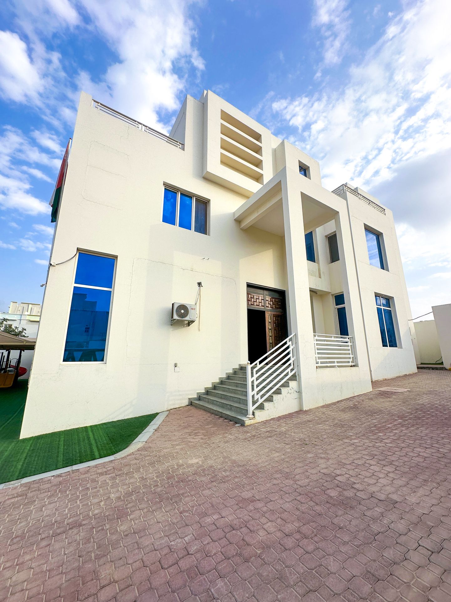 فررررصة استثمارية، فيلا مؤجرة لمدرسة للبيع - بوشر الأنصب